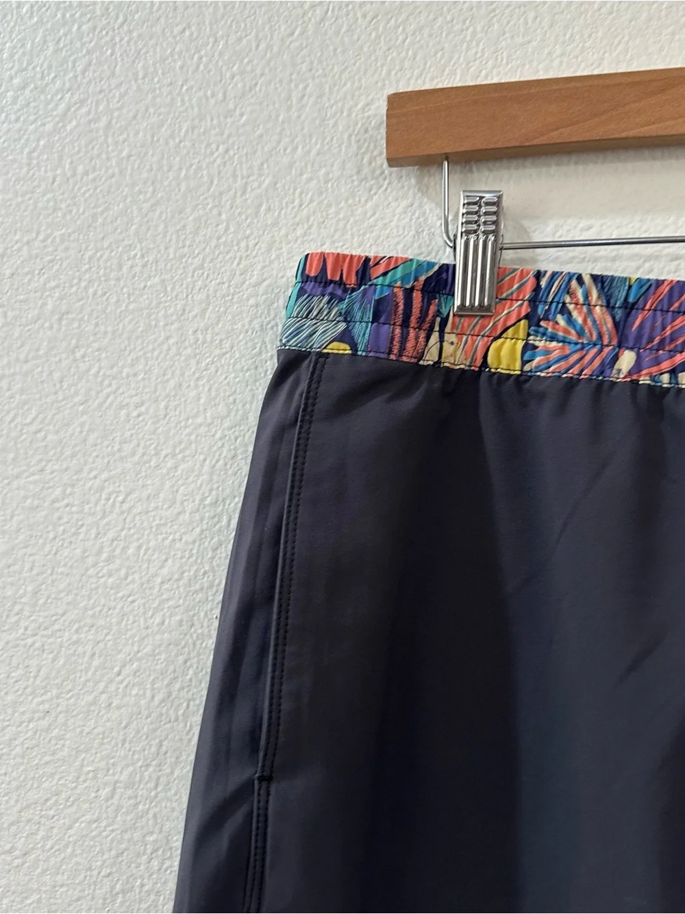 Patagonia Men's Hydropeak Volley 16" Regular Fit Boardshorts Size Large - Picture 4 of 11
